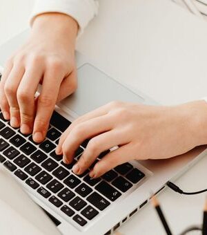 Blogging 101: Everything You Need to Know About Guest Posting