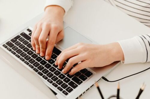 Blogging 101: Everything You Need to Know About Guest Posting