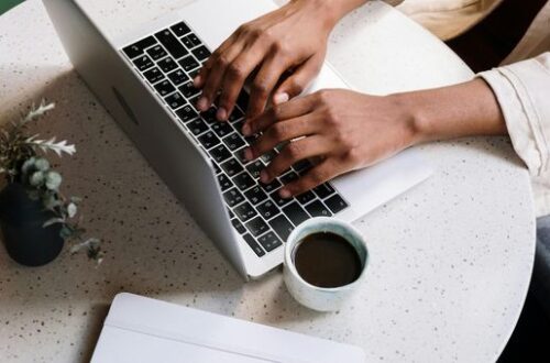 How to Write Your First Blog Post (+Free Checklist for You to Follow)