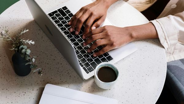 How to Write Your First Blog Post (+Free Checklist for You to Follow)